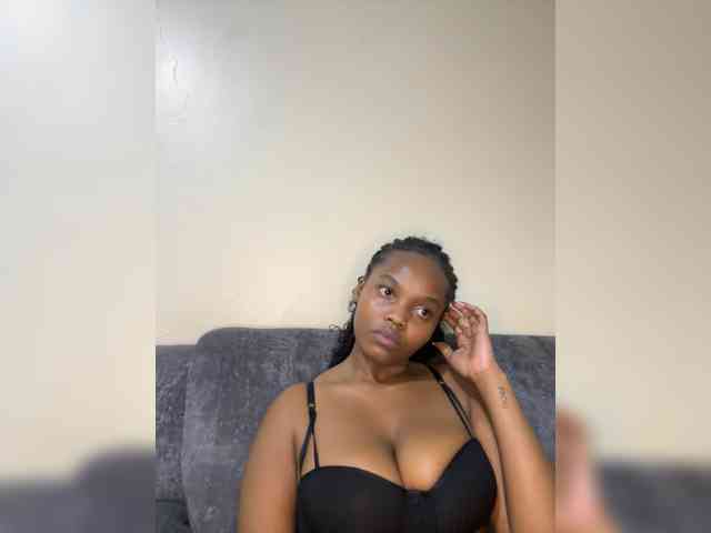 Curvy-maxy9