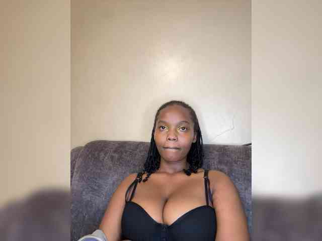 Modella: Busty-Princess1
