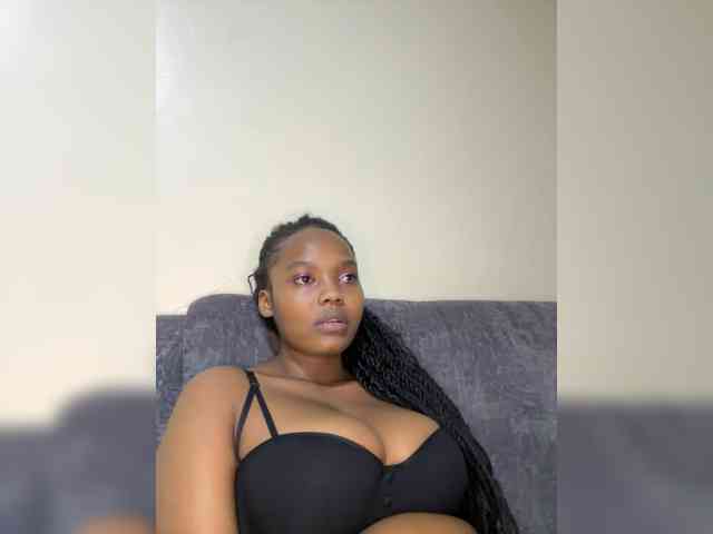 Curvy-maxy9
