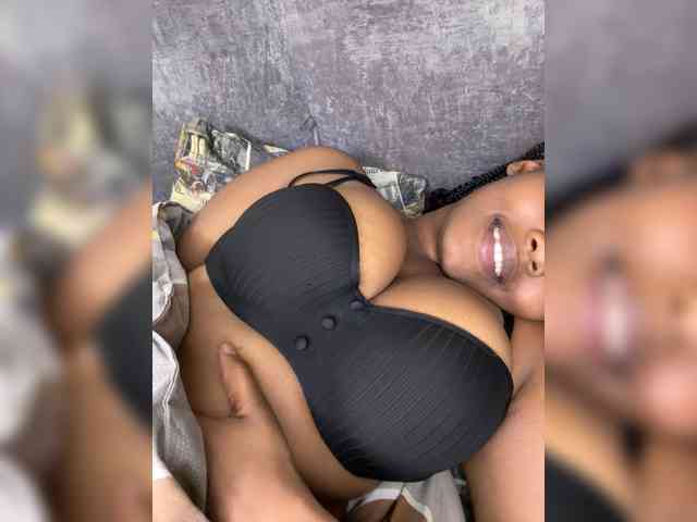 Modella: Busty-Princess1
