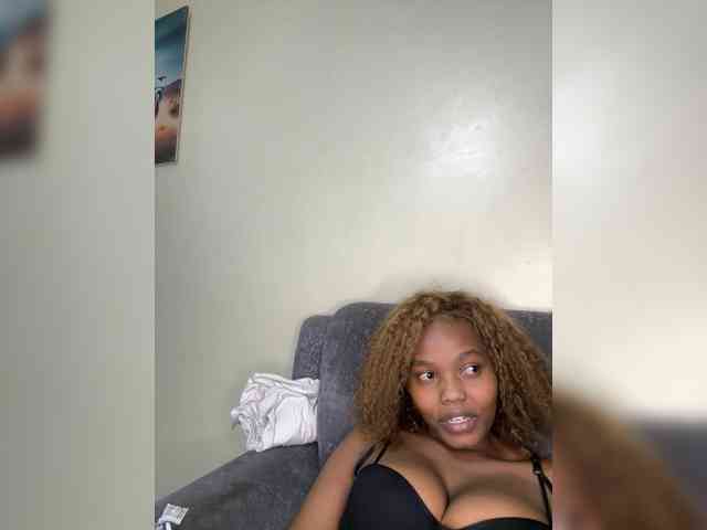 Curvy-maxy9