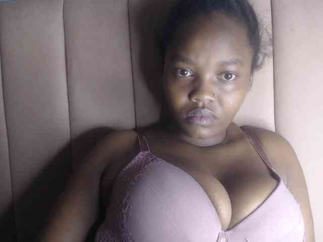 Busty-princess1