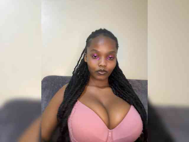 Curvy-maxy9