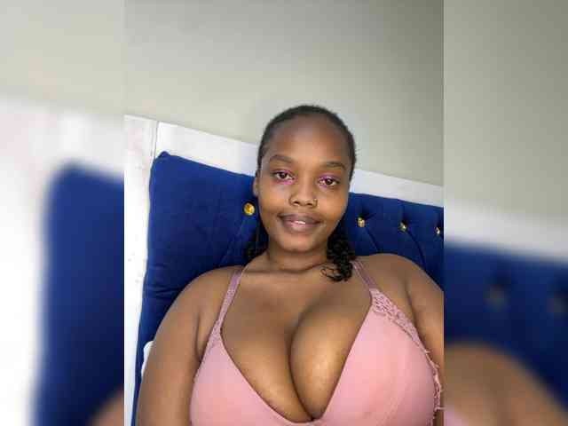 Curvy-maxy9