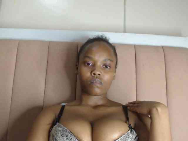 Busty-princess1
