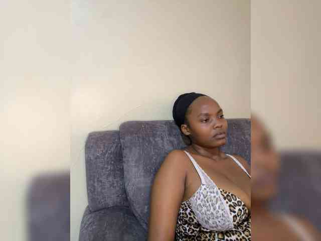 Modella: Busty-Princess1