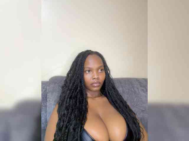Busty-Princess1
