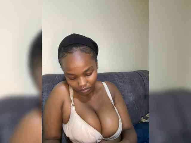 Busty-Princess1