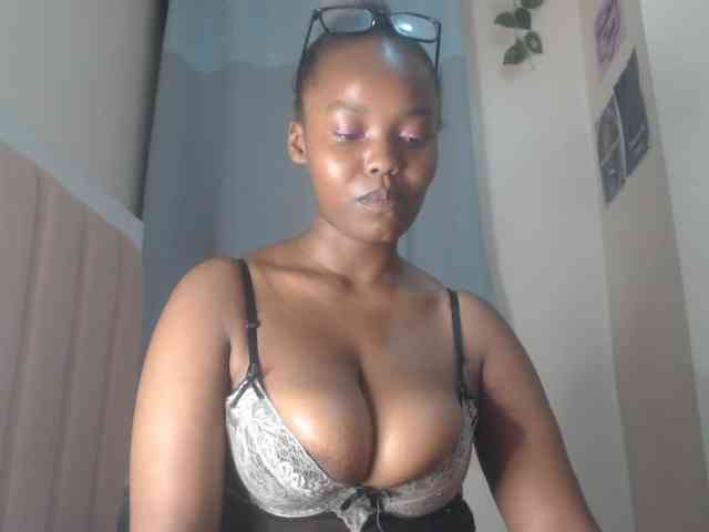 Busty-princess1