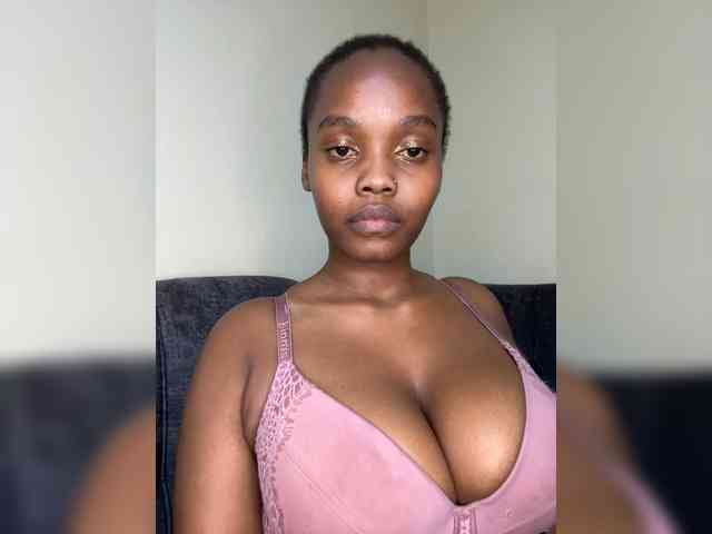 Curvy-maxy9