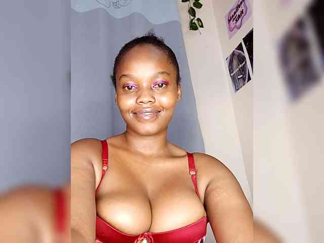 Busty-princess1