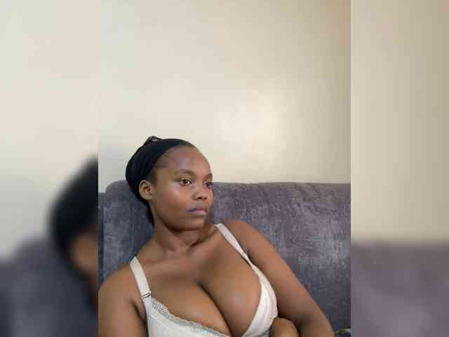 Curvy-maxy9