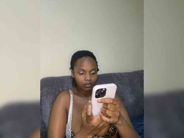 Modella: Busty-Princess1