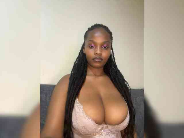 Modella: Busty-Princess1