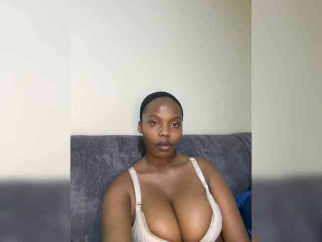 Curvy-maxy9