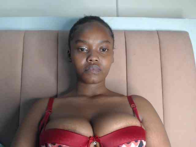 Curvy-maxy9