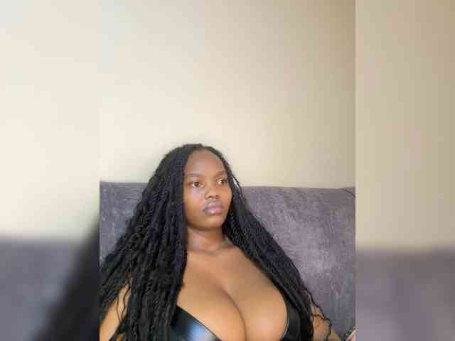 Busty-Princess1