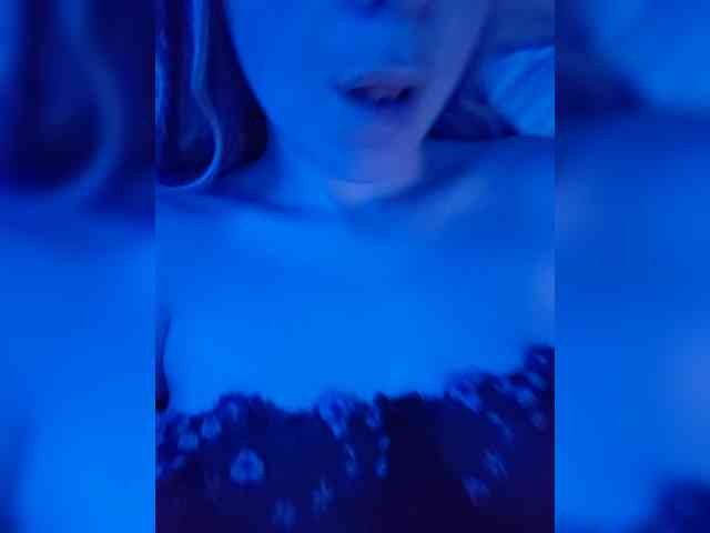 Devils_Kiss webcam