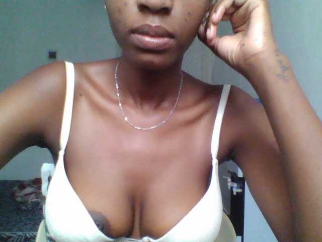 Ebonywinky, 20 y/o - Live Cam on BongaCams