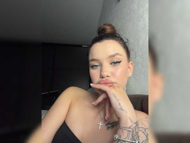 EvaDesire live cam on BongaCams
