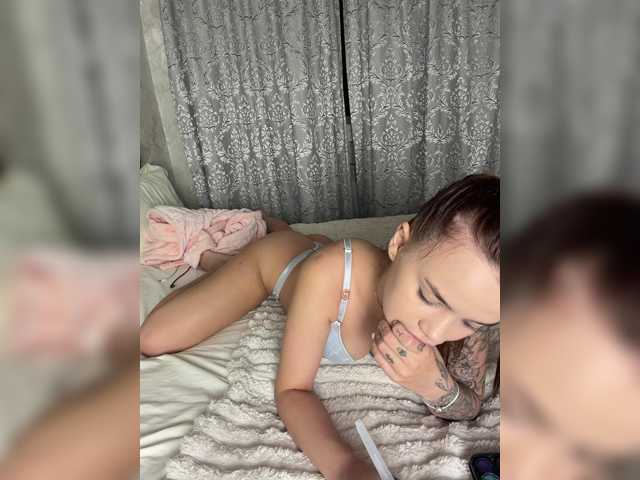 EvaDesire, live now on BongaCams