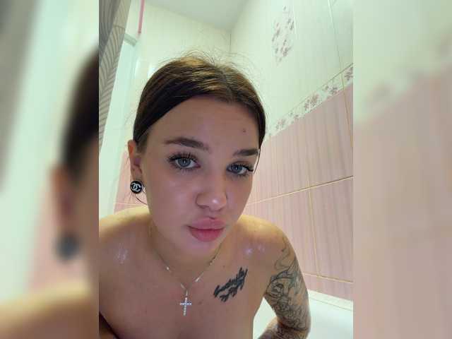 EvaKoroleva live cam preview