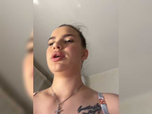 EvaDesire live cam on BongaCams