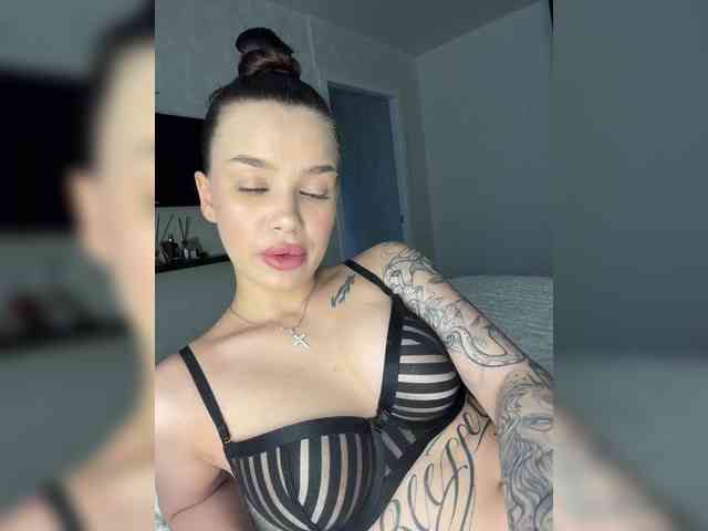 EvaDesire Sex Cam Show