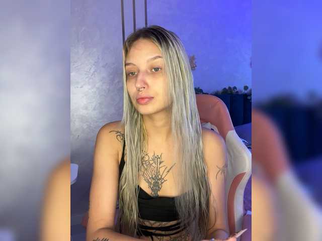 WhiteMinti live cam on BongaCams