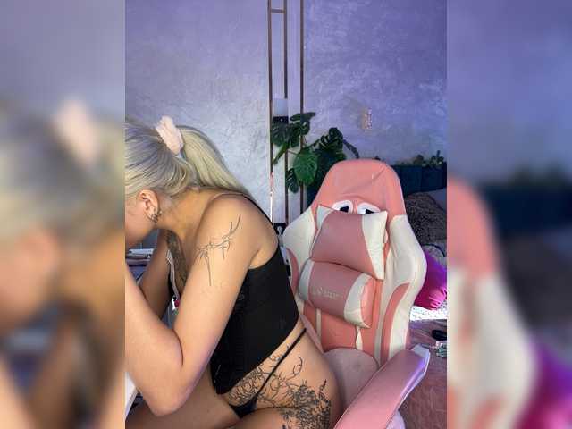 WhiteMinti live cam on BongaCams