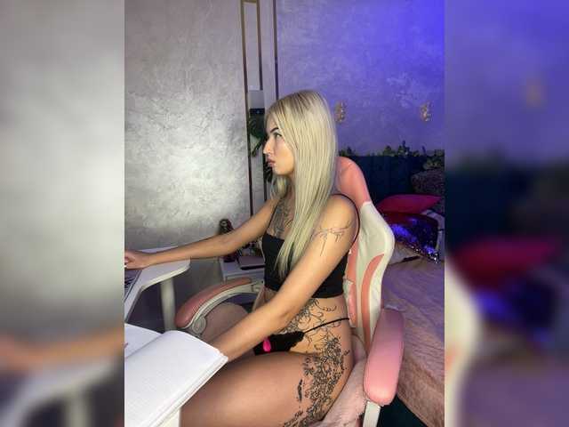 WhiteMinti live cam on BongaCams