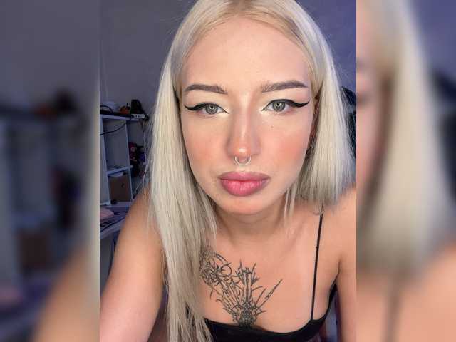WhiteMinti live cam on BongaCams