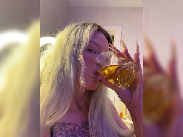 WhiteMinti live cam on BongaCams