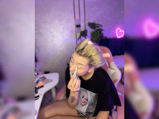 WhiteMinti live cam on BongaCams