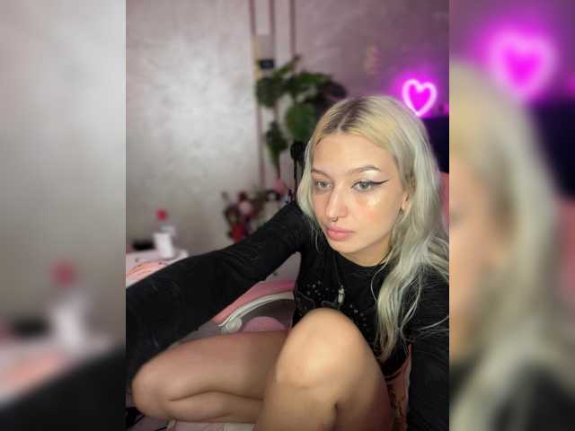 WhiteMinti live cam on BongaCams