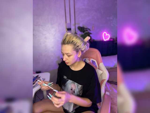 WhiteMinti live cam on BongaCams