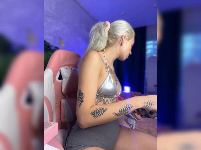 WhiteMinti live cam on BongaCams