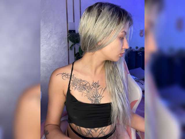 WhiteMinti live cam on BongaCams