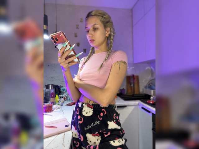 WhiteMinti live cam on BongaCams