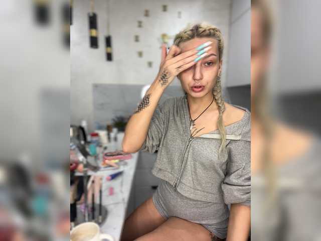 WhiteMinti live cam on BongaCams