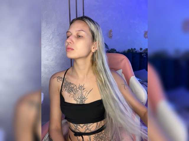 WhiteMinti live cam on BongaCams