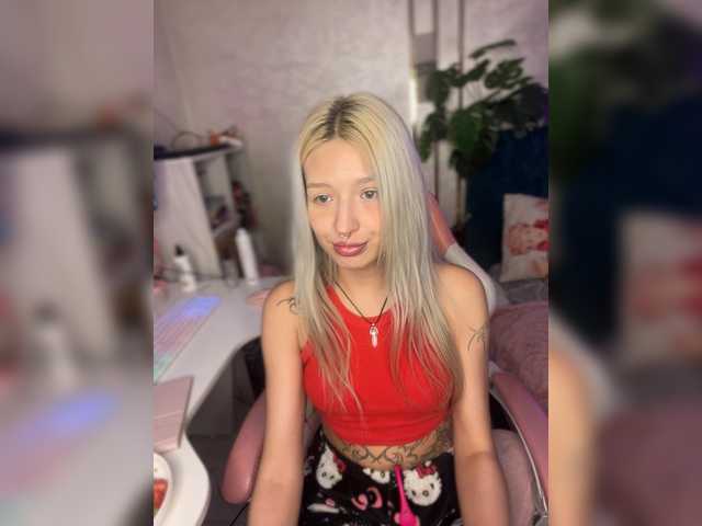 WhiteMinti live cam on BongaCams