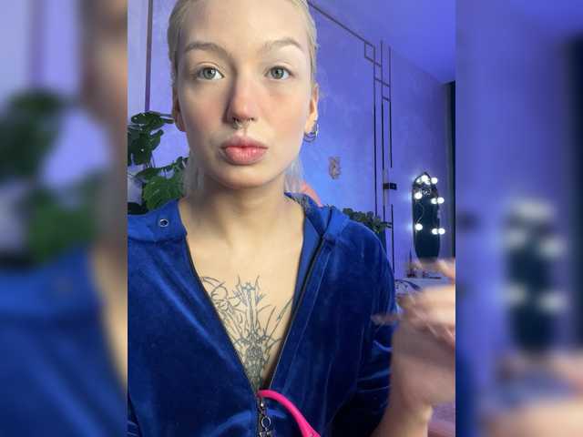 WhiteMinti live cam on BongaCams