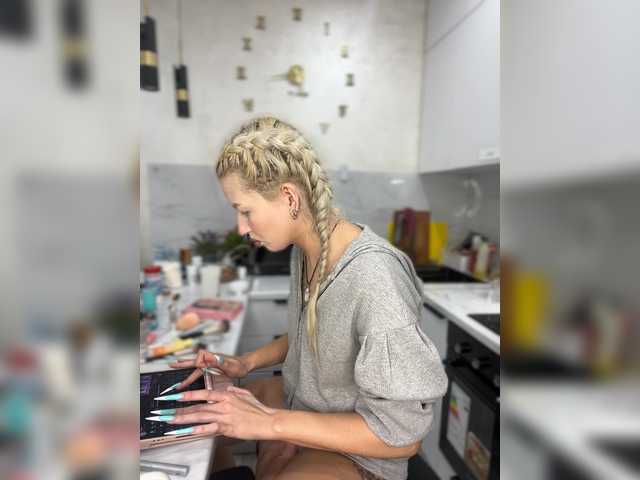 WhiteMinti live cam on BongaCams