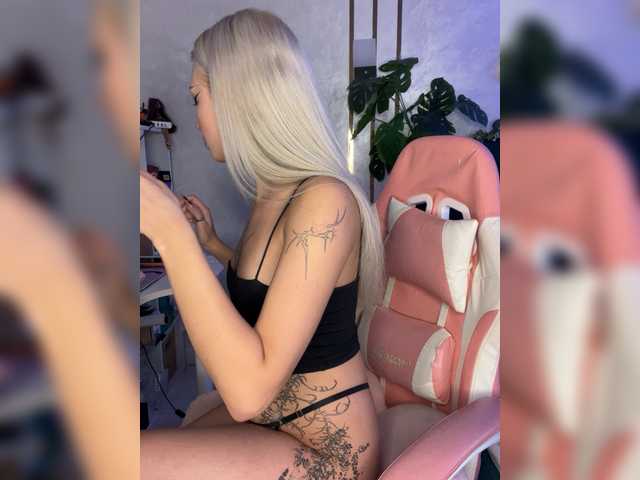 WhiteMinti live cam on BongaCams
