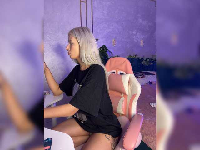 WhiteMinti live cam on BongaCams