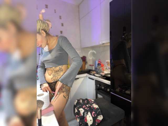 WhiteMinti live cam on BongaCams