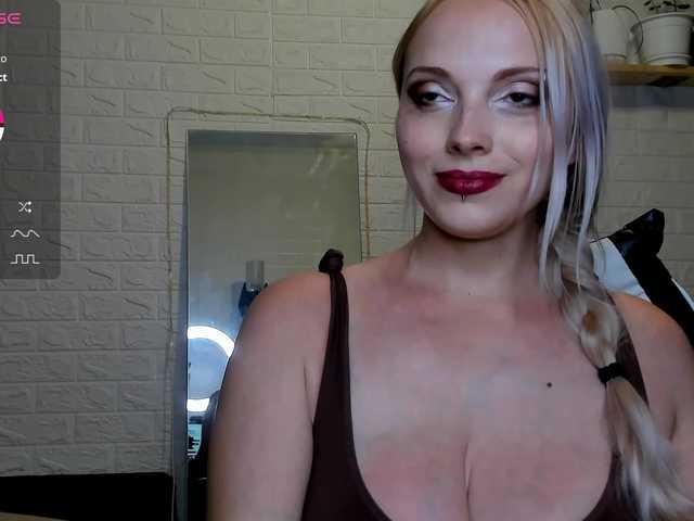 AmelieAndersen Live Cam on BongaCams