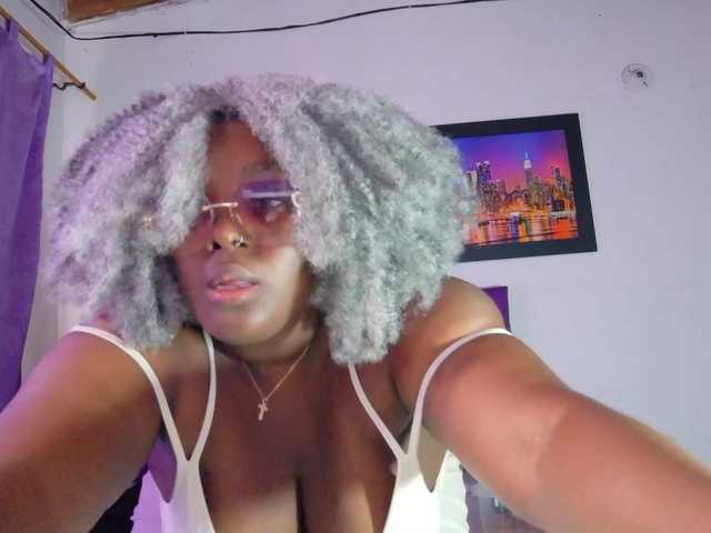 ebony-NeighborMoans live webcam show
