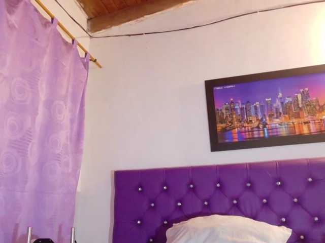 ebony-NeighborMoans live cam on BongaCams